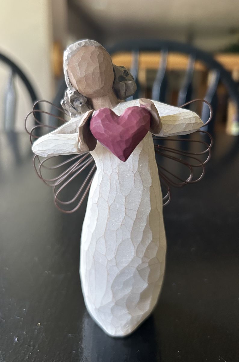 Willow Tree Angel With Love Heart Figurine