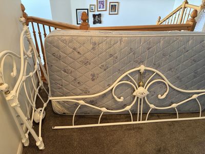 White Wrought Iron Twin Daybed Frame with Pop-Up Trundle and Mattresses