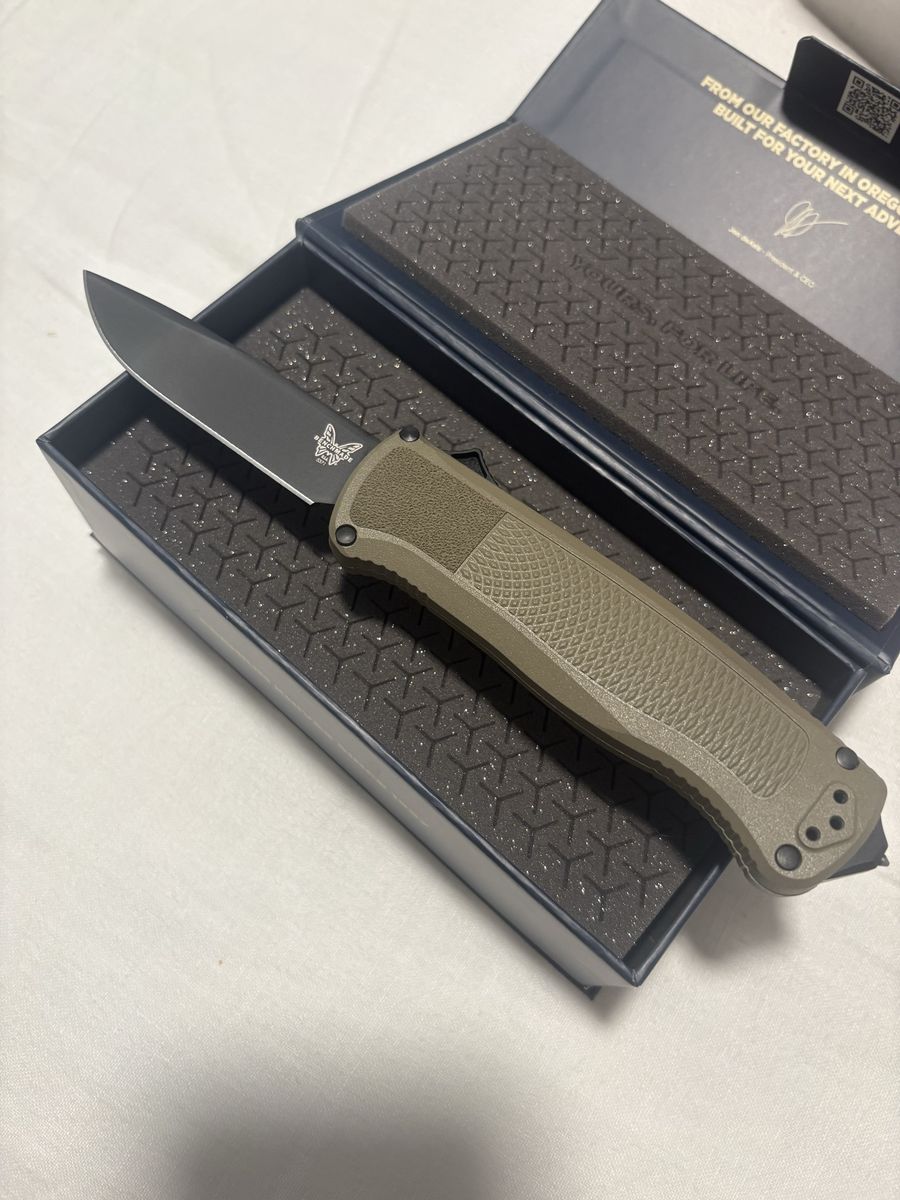 Benchmade OTF Drop-point