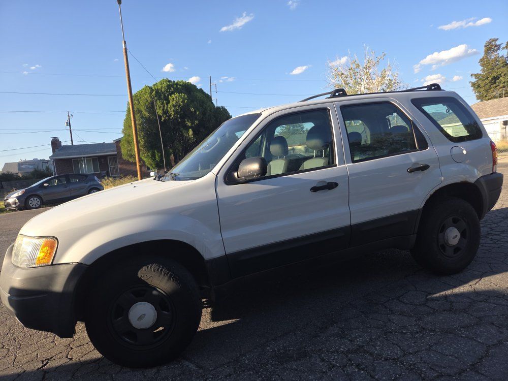 2004 Ford Escape 