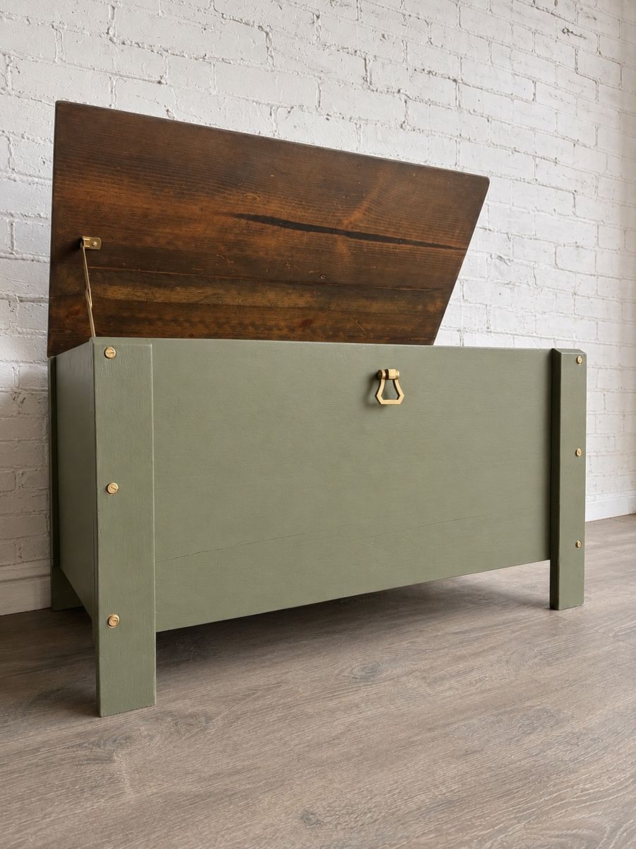 The Greenbriar Storage Bench
