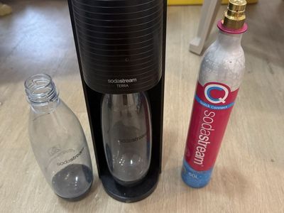 SodaStream Terra + CO₂ cylinder + 2 bottles (missing lids)