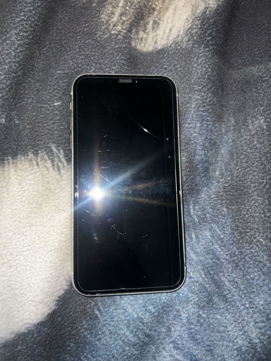 iPhone XR 64gb CLEAN IMEI