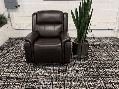 COSTCO BARCALOUNGER BRYSON LEATHER POWER RECLINING ROCKING CHAIR W/ POWER HEADREST!!