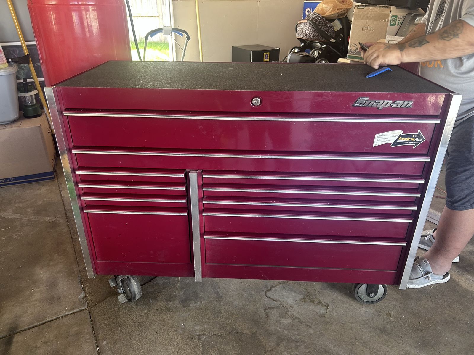 Snap-on Maroon Rolling Tool Chest Cabinet - Lock'N Roll Drawers