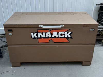 KNAACK TOOL BOX