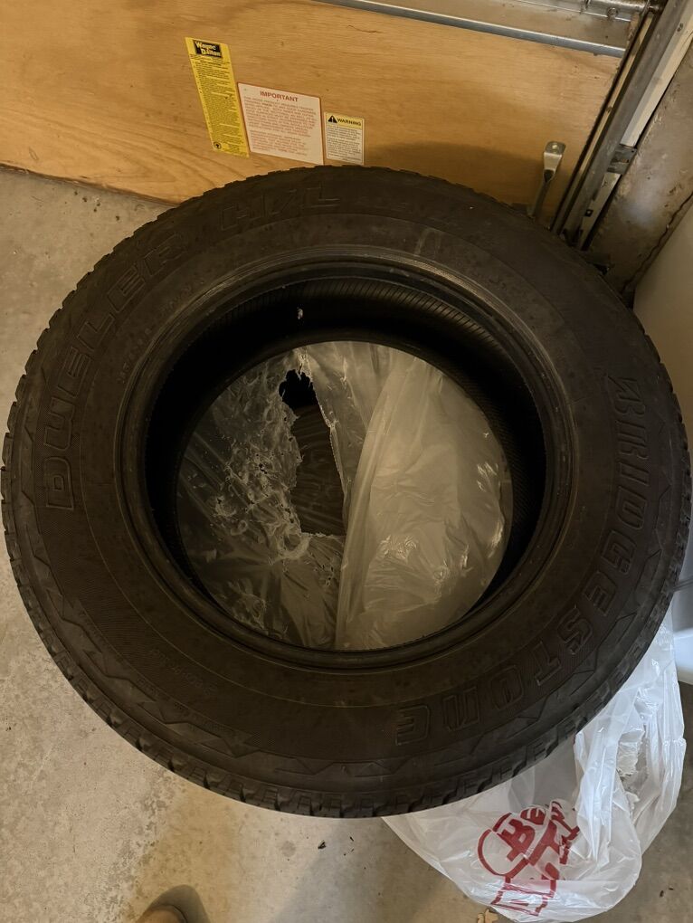 265/60R18 Bridgestone TiresDueller H/L Alenza Plus