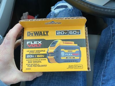 Dewalt 20v 60v max 6ah battery