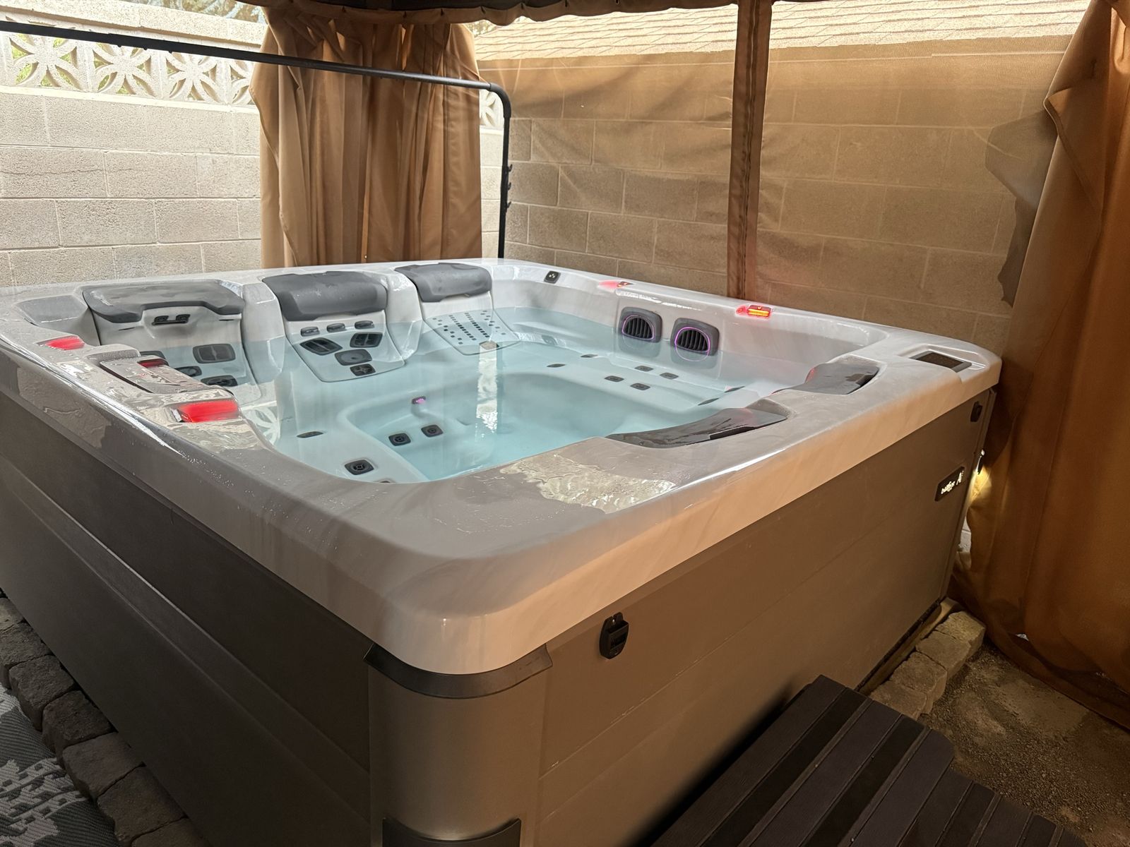Bullfrog Spas A7D hot tub 2024