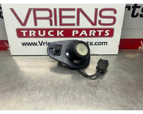 KENWORTH K256-601 LAMP-SWIVEL M031