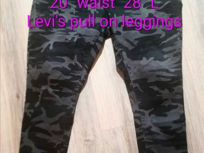 Women's Levi camo jeggins 20W plus