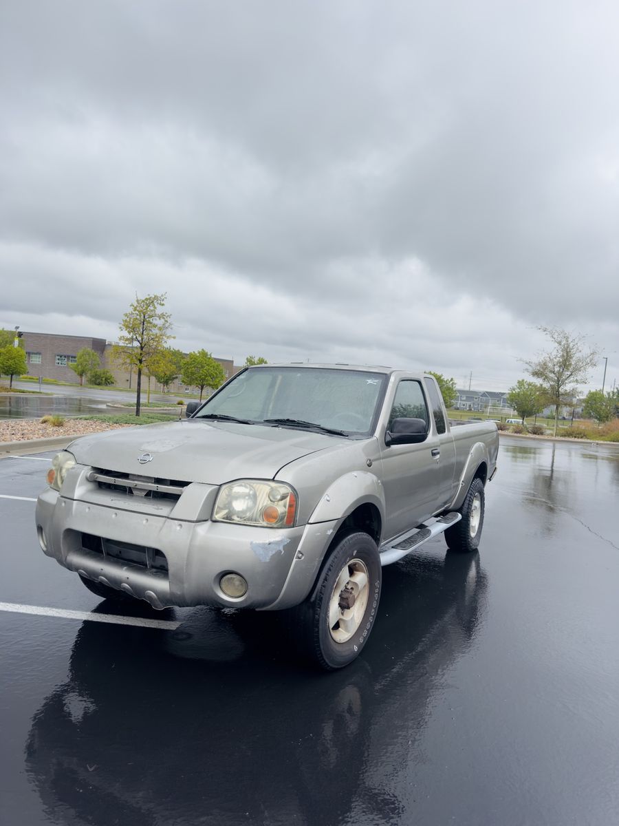 2002 NISSAN FRONTIER XE