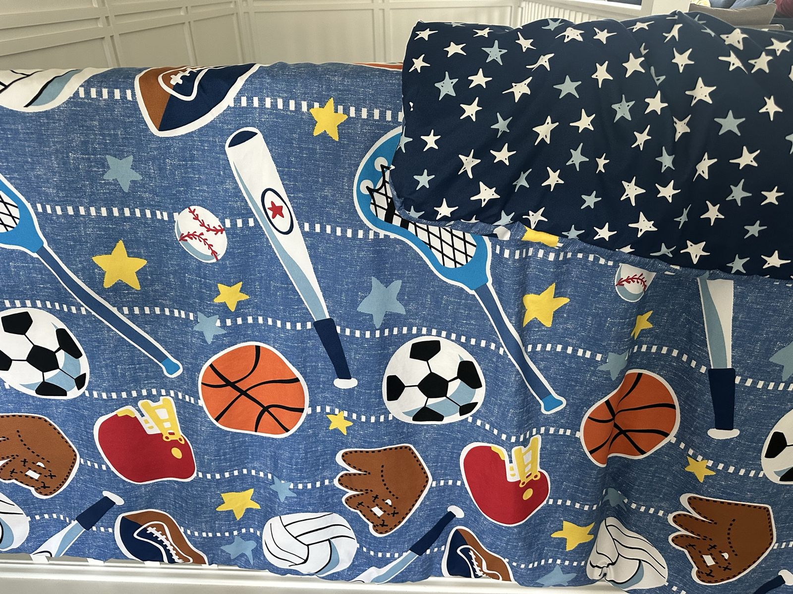 2 Twin comforters - kids bedding