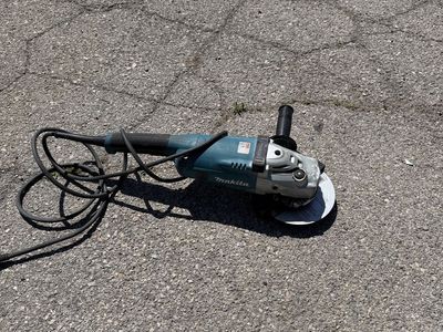 Makita 7” angle grinder