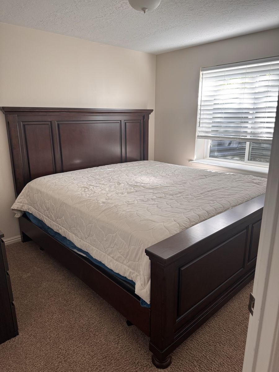 Porter King Panel Bed