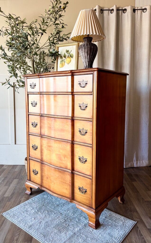 *FREE DELIVERY* Vintage Traditional Tall Dresser