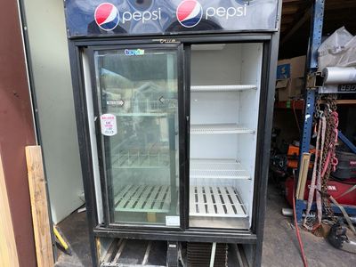 Display Refrigerator True 1-4696861 2 door Fix or Repair