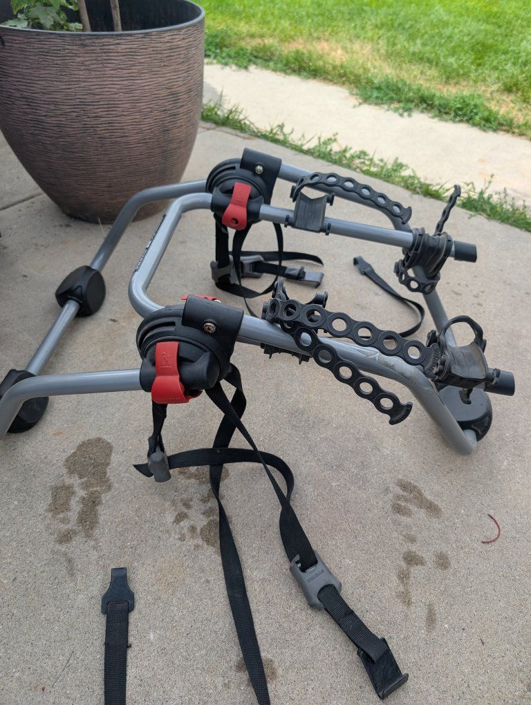 Yakima 2 Bicycle Trunk Rack- Like New