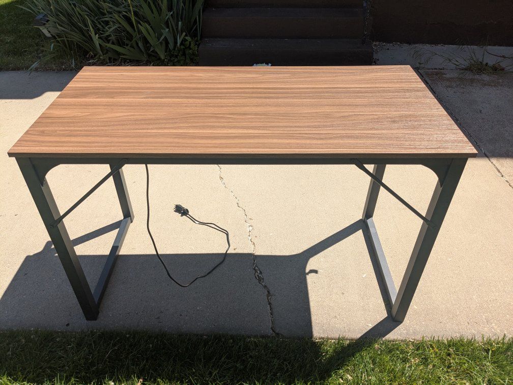 Desk with Power Bank & Headphone Hooks