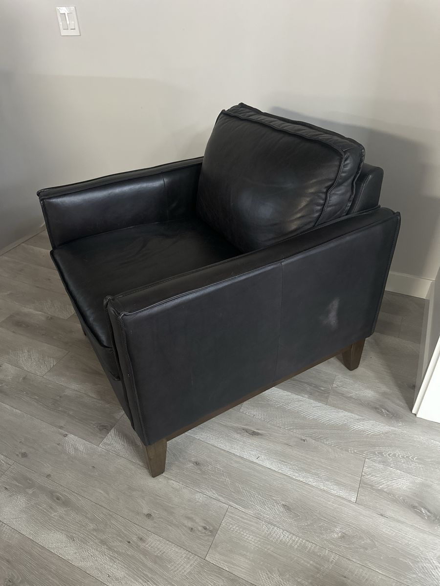 Main image 6