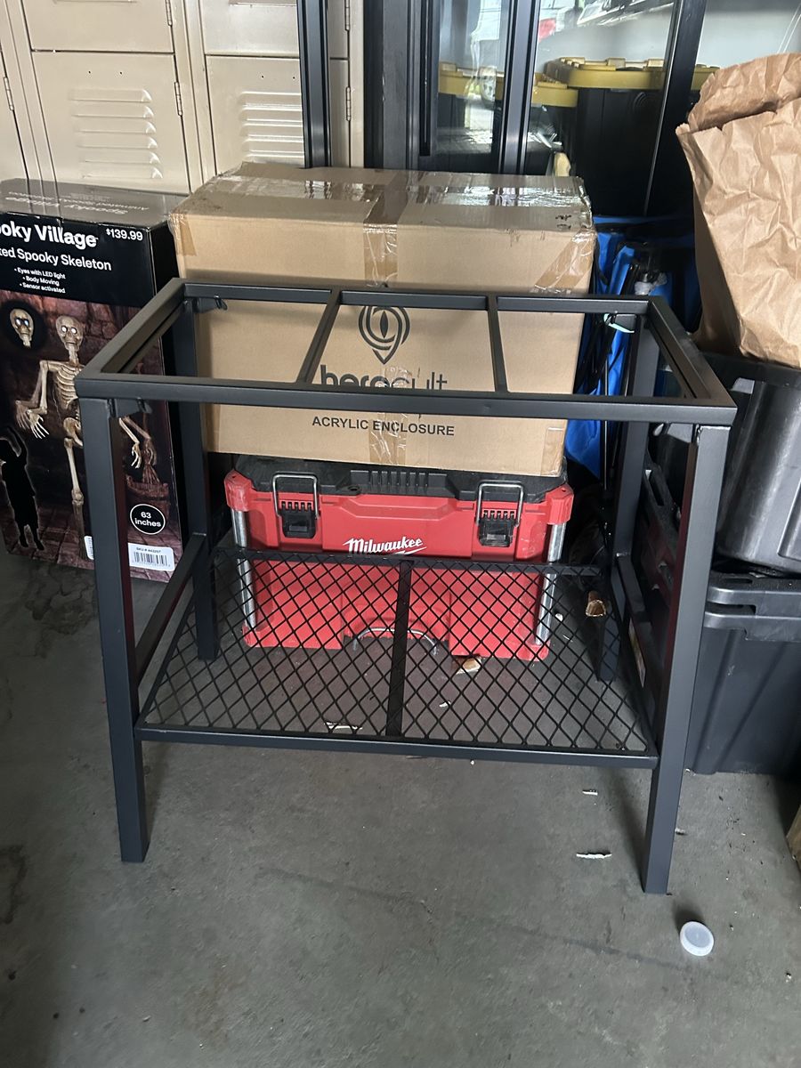 Aquarium stand