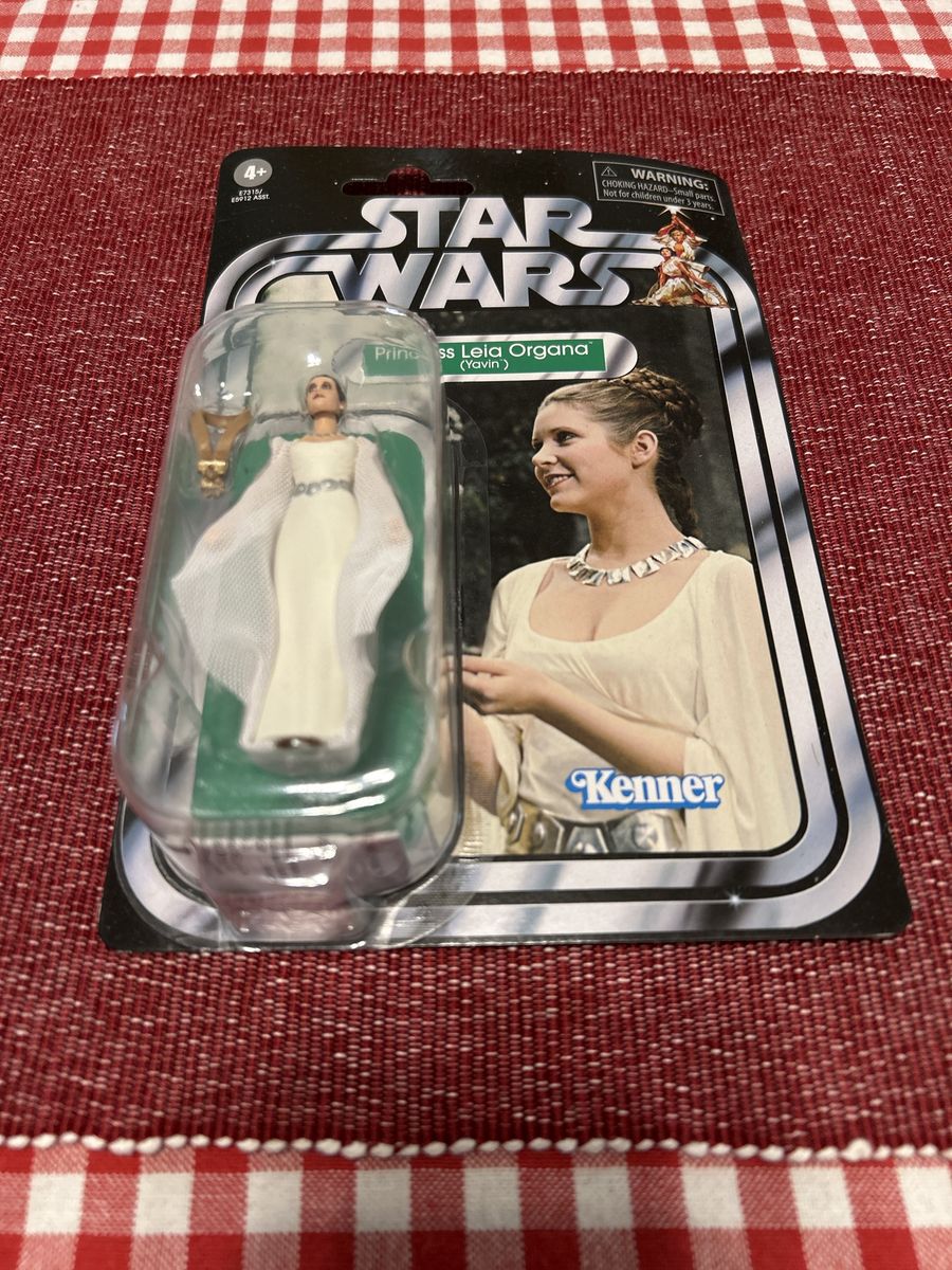 Star Wars The Vintage Collection Princess Leia Organa (Yavin) Kenner Action Figure VC164 Brand New Mint Condition