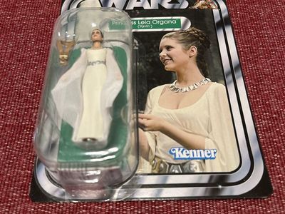 Star Wars The Vintage Collection Princess Leia Organa (Yavin) Kenner Action Figure VC164 Brand New Mint Condition