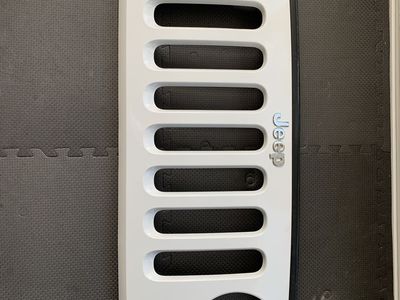 White Jeep grille