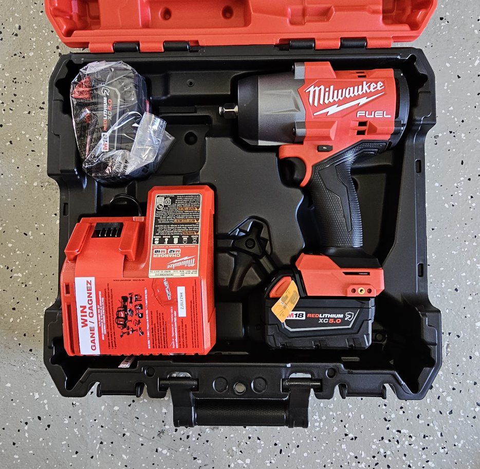 Milwaukee M18 FUEL 2967-22 1/2" High Torque Impact Wrench Kit  #469