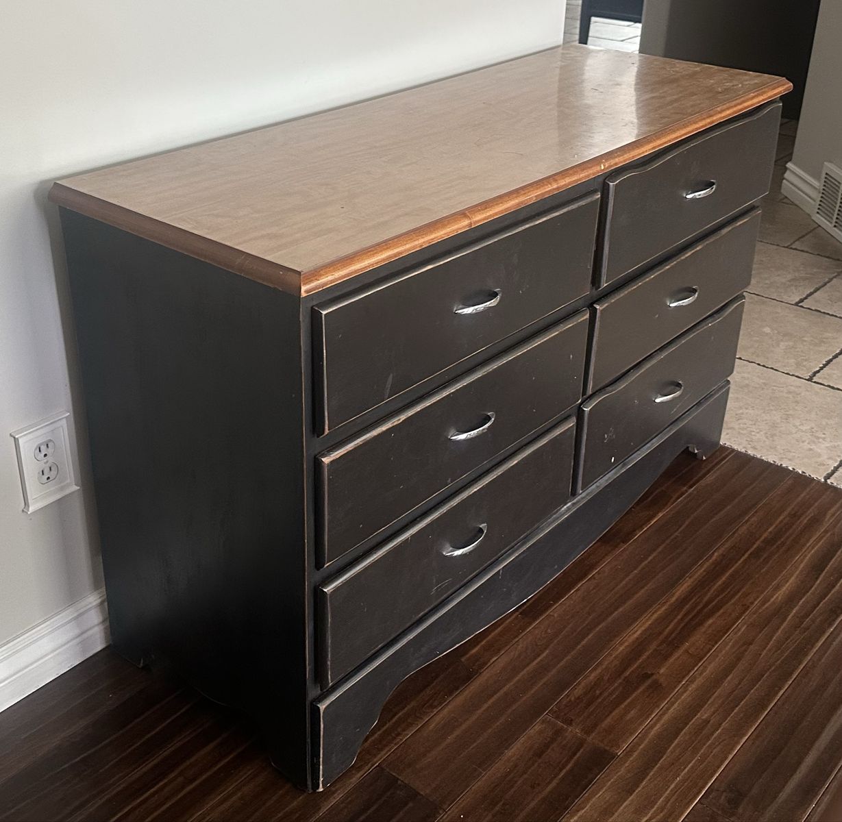 Dresser and twin bed