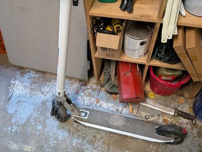 Small electric scoo