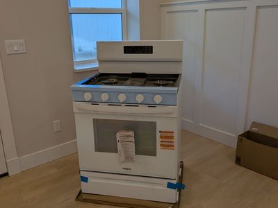 Whirlpool 5 Burner Gas Range with Air Fryer || Brand New!!!