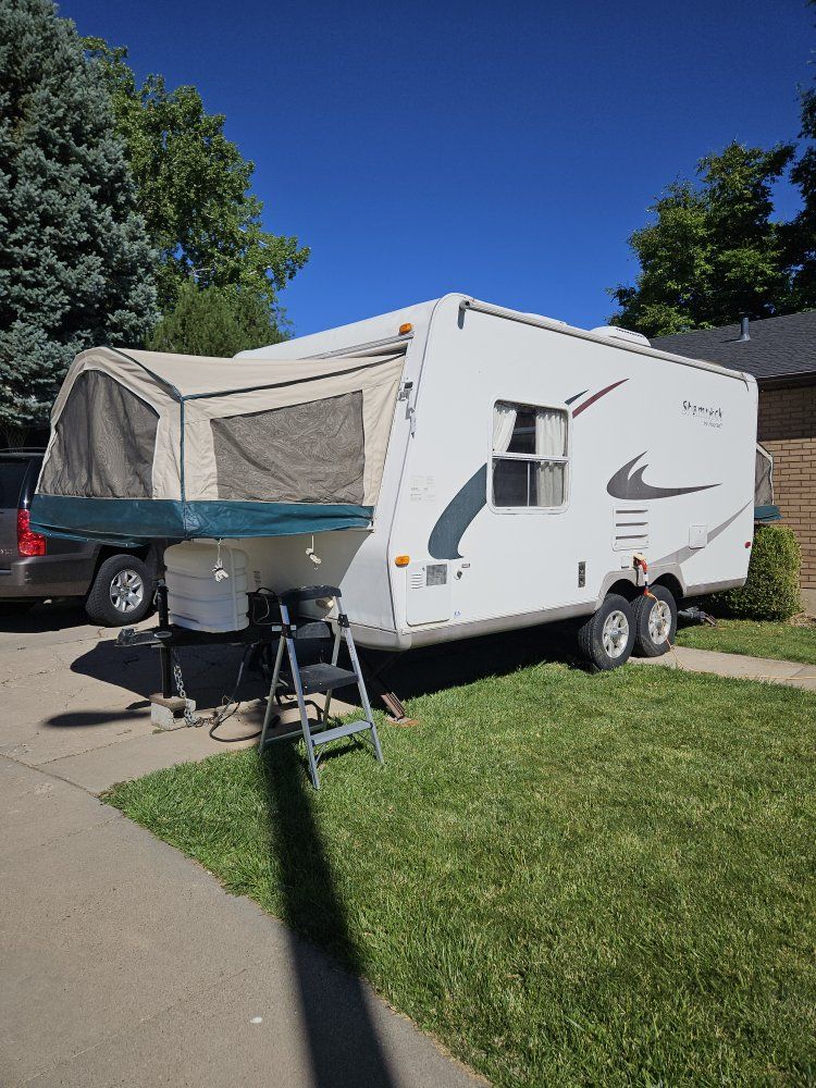 2009 flagstaff lite 19 foot camper