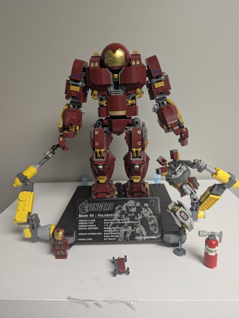 LEGO Marvel Super Heroes The Hulkbuster: Ultron Edition Set 76105