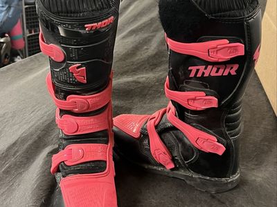 THOR Blitz XP Woman Motocross Boots - Black/Pink, US 7