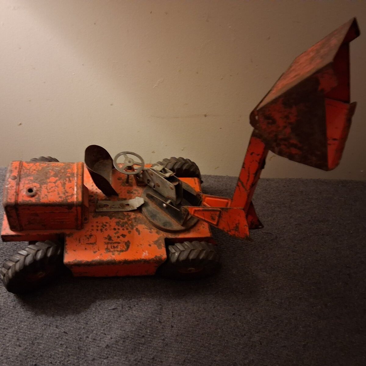 1950's NY Lint Co.Front Loader Metal Toy