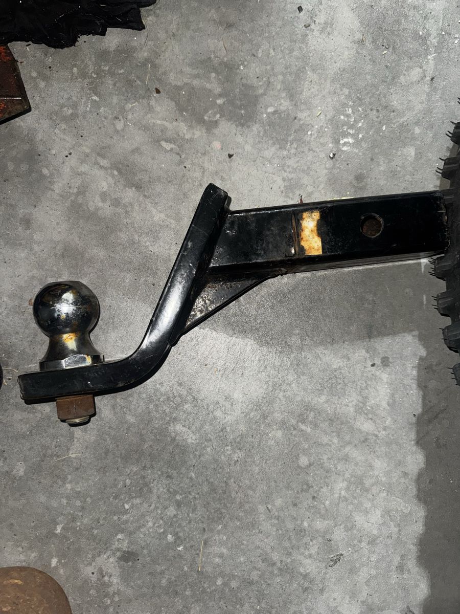 Trailer hitch with 2 inch ball