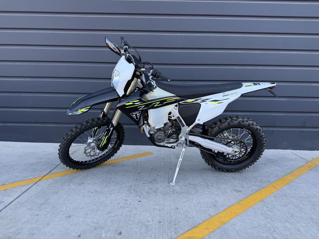 2026 Triumph TF 450-E Jet Black/Pure White