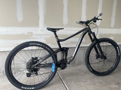 Giant reign Large 29 in