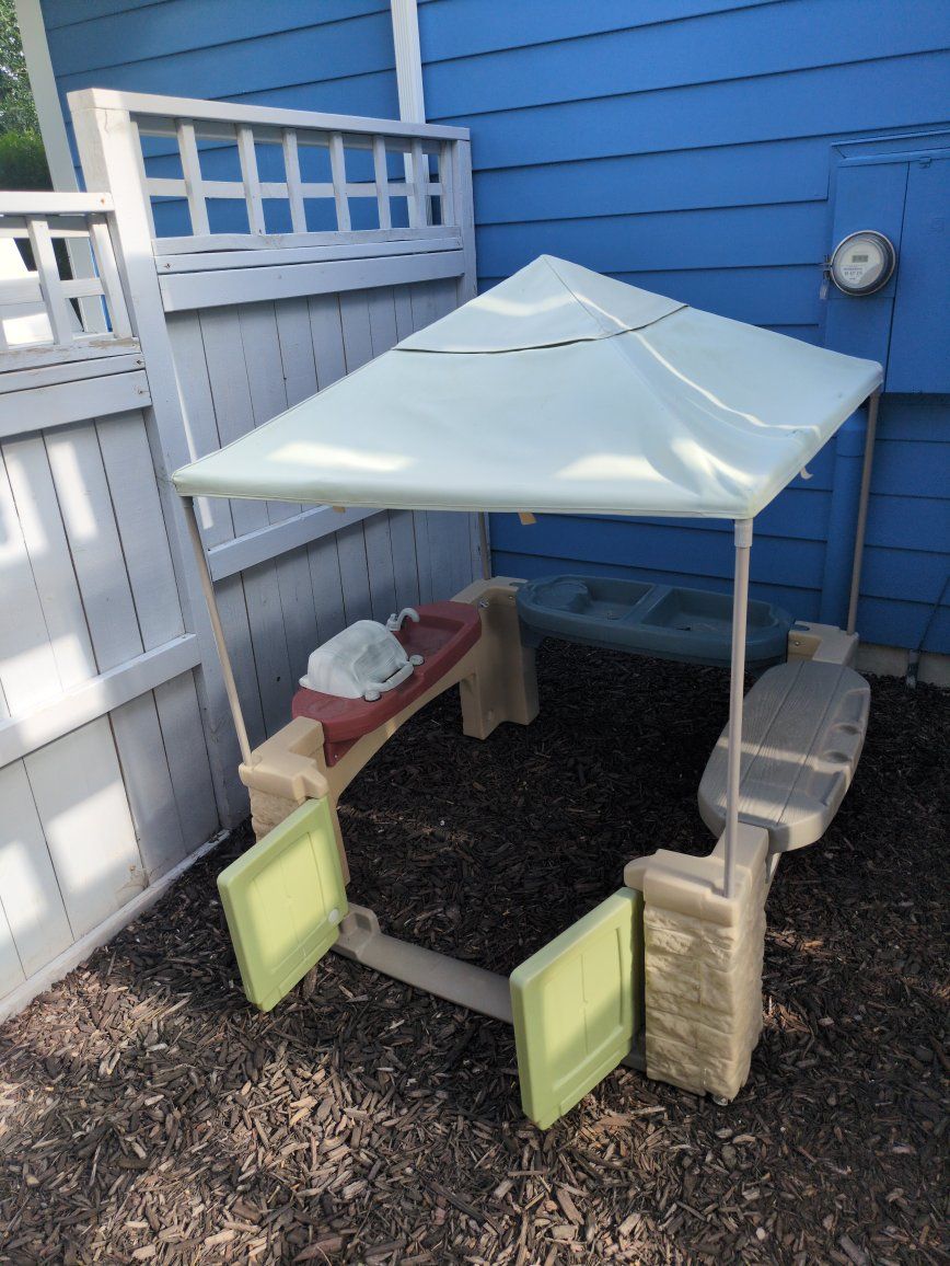 Step 2 Outdoor Play Kitchen