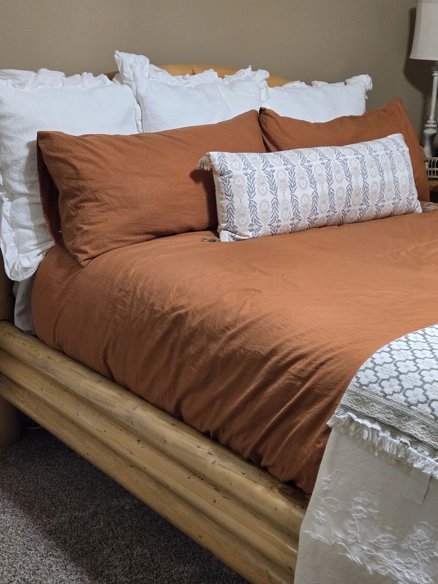 Beautiful Solid Log Bedroom Furniture – Excellent Condition!