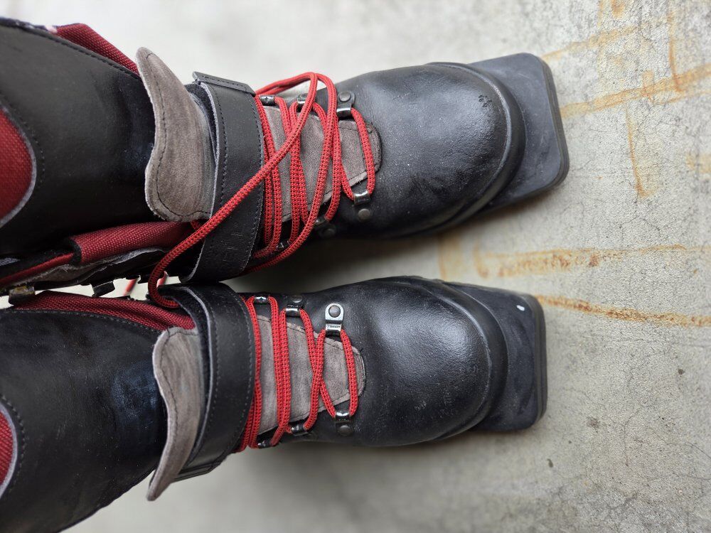 Merrell Cross country ski boots 8.5 9