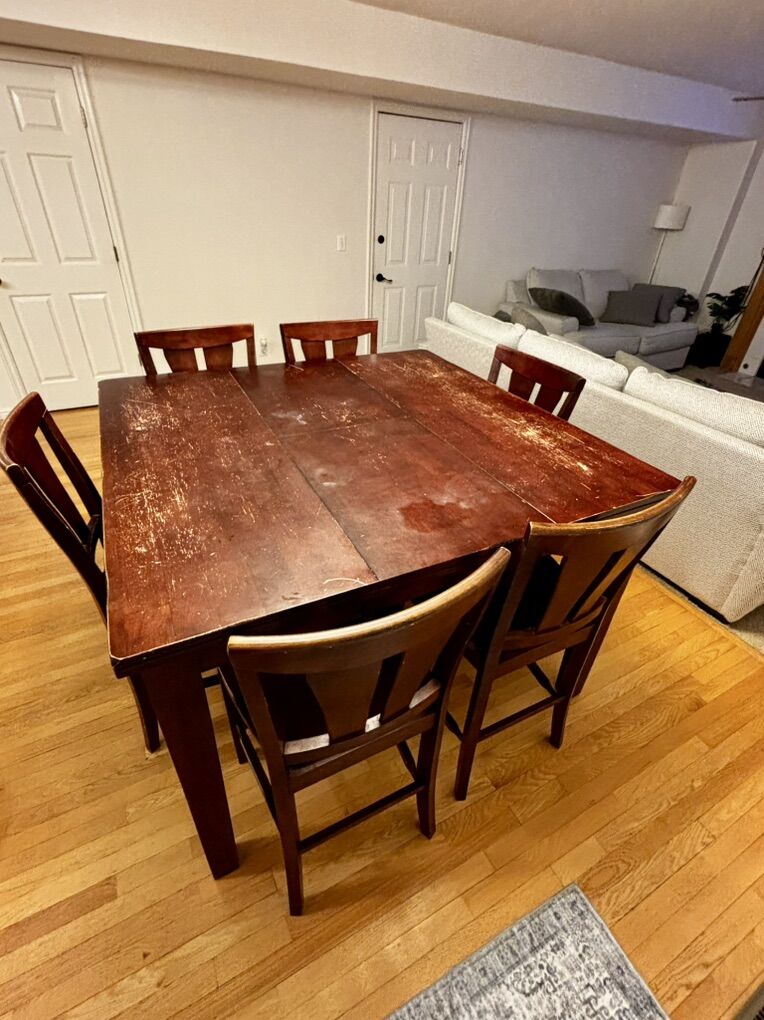 Kitchen Table and Chairs