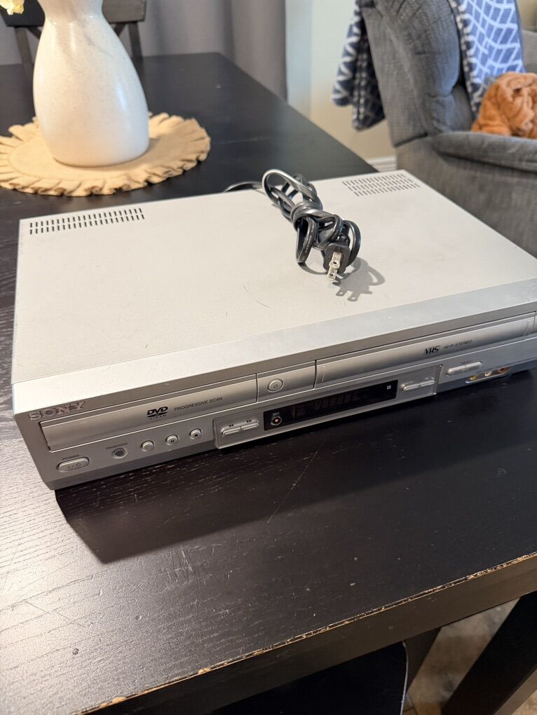 Sony VCR With remote For Parts