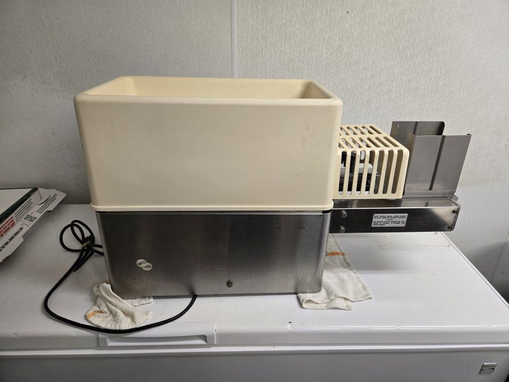 Hollymatic 200-U Patty Maker Machine