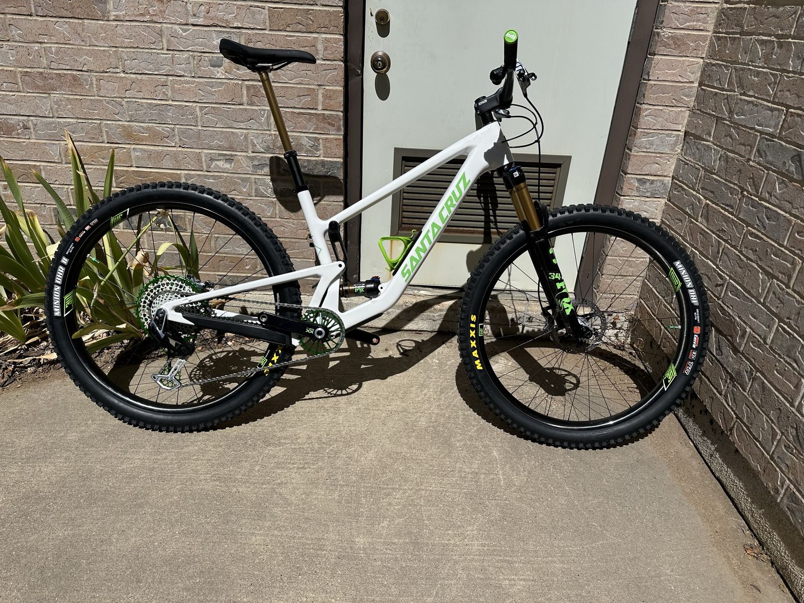 New Santa Cruz Tallboy CC V5 Large Mountain Bike - CARBON White/Green Full Suspension ENVE TRANSMISSION XX SL TRP I9 hydra