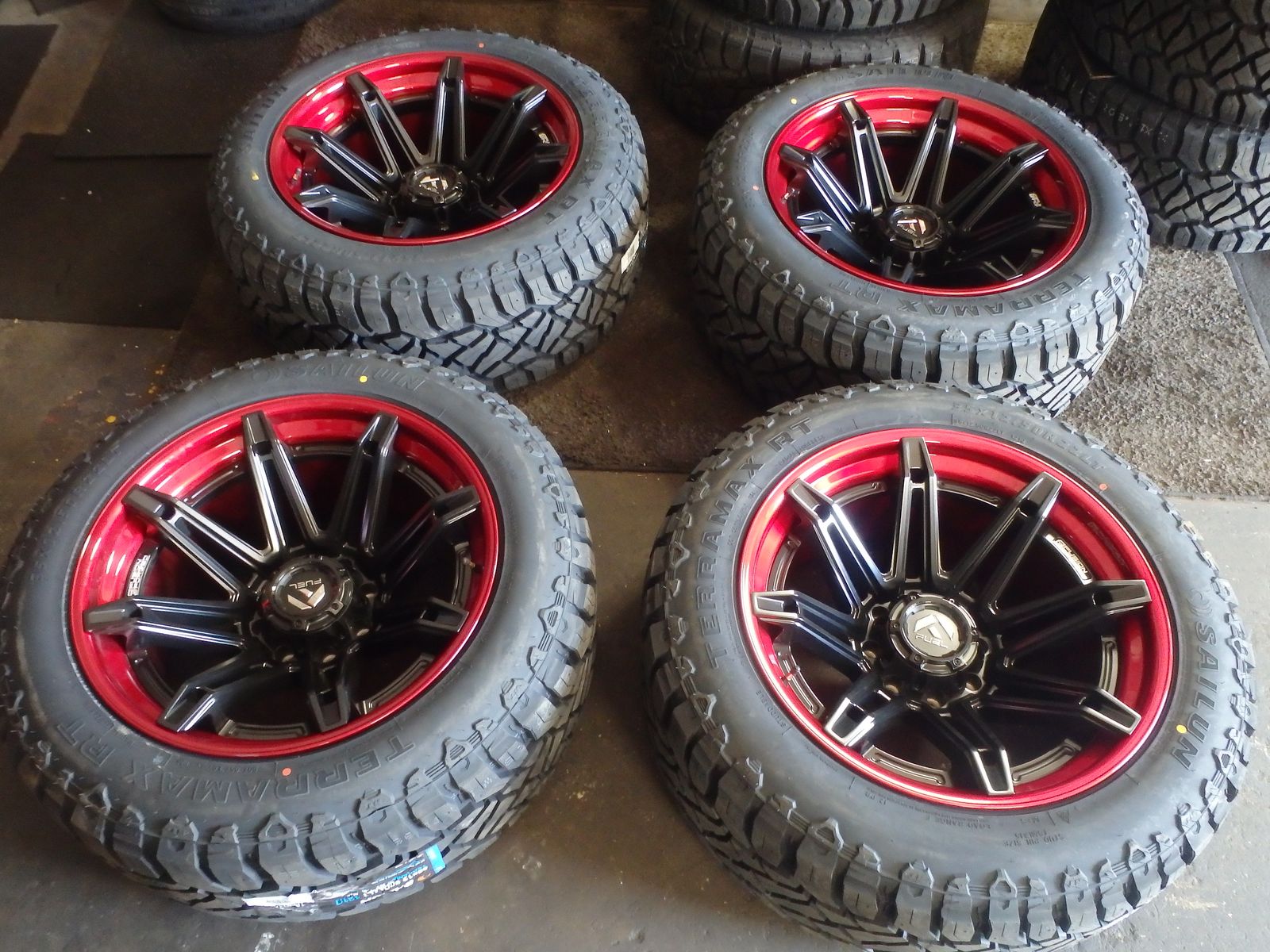 SET OF BRAND NEW 22"INCH FUEL 22X12 J ET -44 8X165=8X6.5 AND TIRES 35X12.50R22