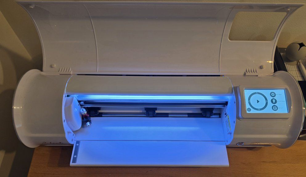 Siser Juliet - High-Definition Cutter - 12" Professional Cutting Machine for Vinyl, Paper, plus extras