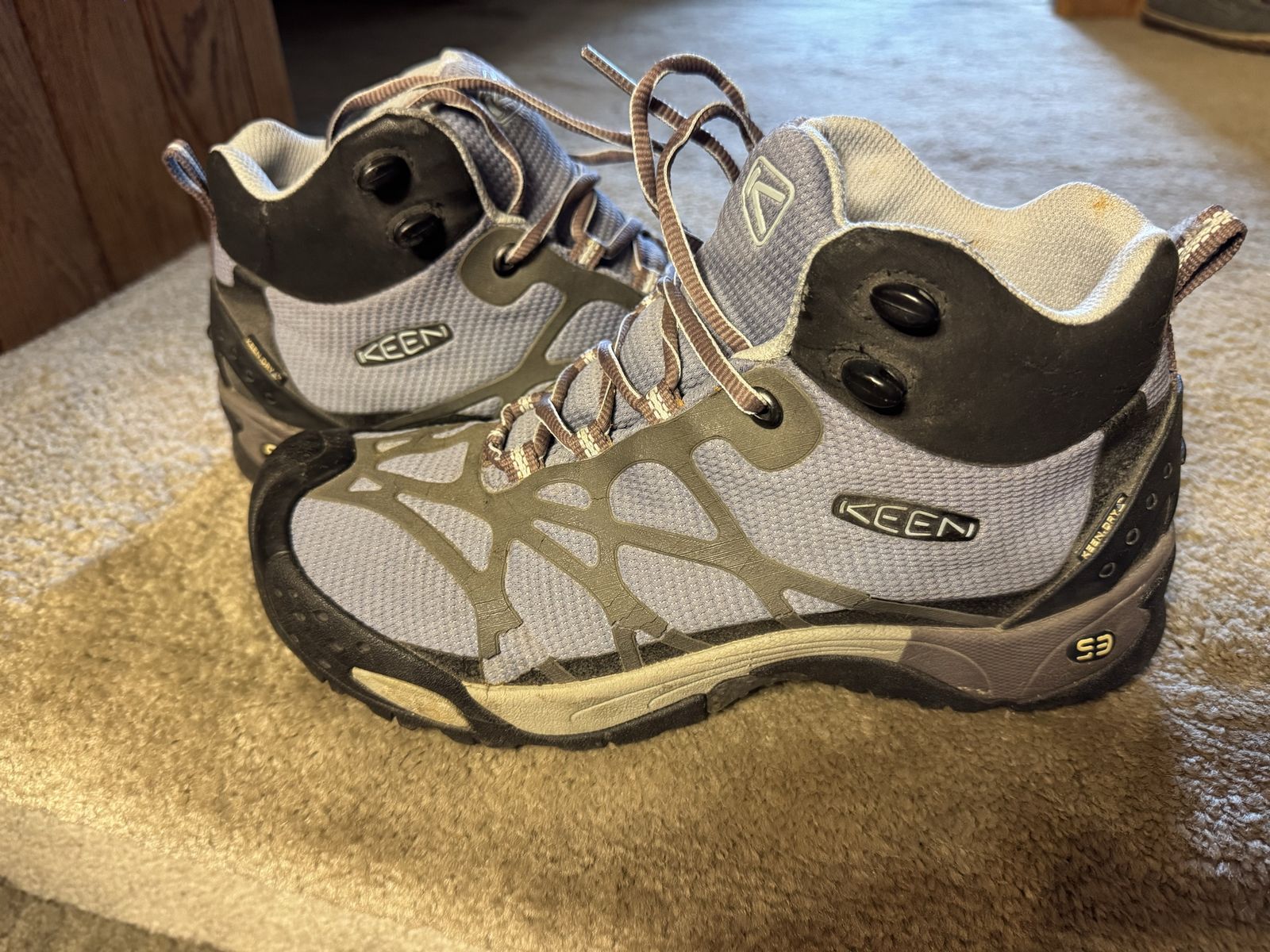 Keen Dry Gray/Purple Waterproof Hiking Boots - Women's Size  9.5- Excellent Condition