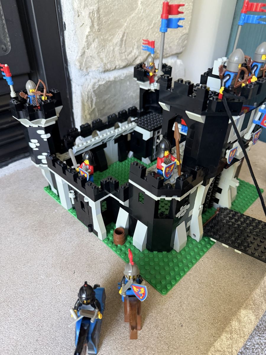 Main image 6